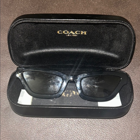 Coach Black Sunglasses Classic Design - Picture 1 of 2